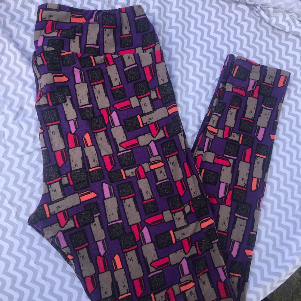 LuLaRoe Tall & Curvy Lipstick Legging